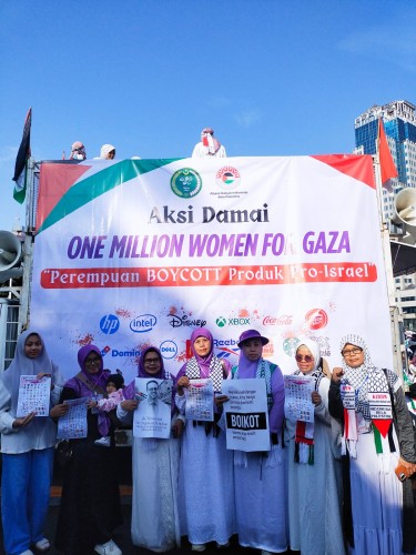 Ribuan Massa Perempuan Gelar Aksi Damai :Tolak Produk Pro Israel!
