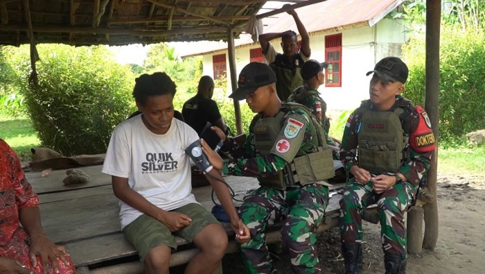 Satgas Yonif 312/KH Gelar Program Kesehatan Keliling di Kampung Sota, Perbatasan RI-PNG
