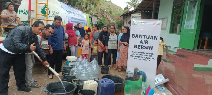 PLN Indonesia Power Unit PLTP Gunung Salak Bersama Rumah Zakat Salurkan 100.000 Liter Air Bersih untuk Warga Gunungkidul