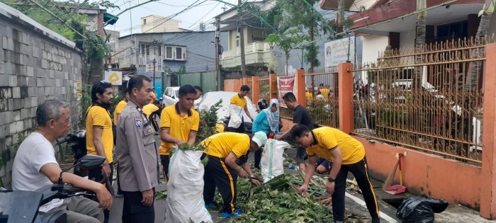 Polda Sulsel Gelar Bakti Sosial DI Gereja Toraja Maccini