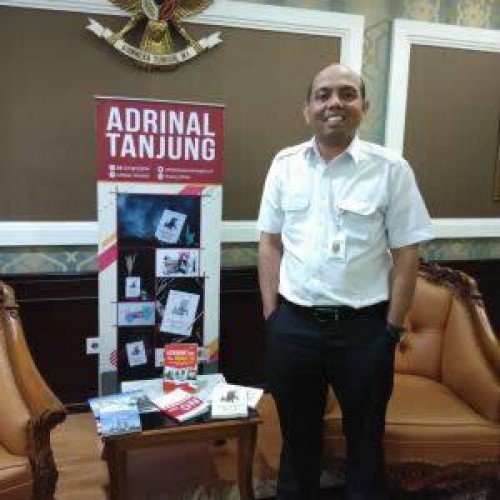 Adrinal Tanjung, Pegiat Birokrat Menulis, Bicara di SMBM Keren