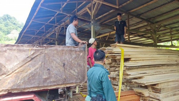 Tim Operasi Gabungan Pengamanan Hutan Gakkum LHK Wilayah Sulawesi Amankan Industri Pengolahan Kayu Ilegal