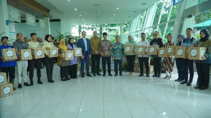 Keluarga Besar Menlu Berbagi, Anis Matta; Semoga Ramadhan Membawa Kebahagiaan dan Keberkahan