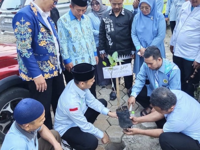 Peringati Hari Bumi 2025, BKPRMI Canangkan Gerakan Nasional Menanam 1 Juta Pohon