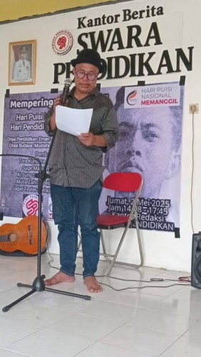 Penyair, Pelajar, Aktivis dan Jurnalis Kompak Peringati Hari Puisi Nasional dan Hardiknas 2025 