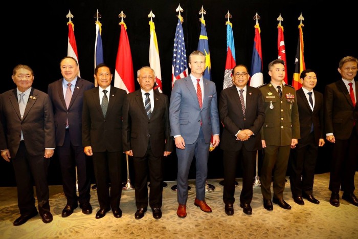 Wamenhan Hadiri Forum IISS di Singapura 
