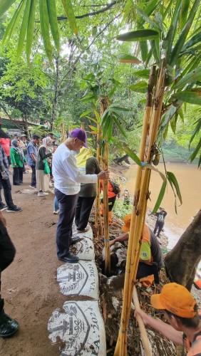 SKSG UI Canangkan Green Waqf Hijaukan Bantaran Sungai Ciliwung