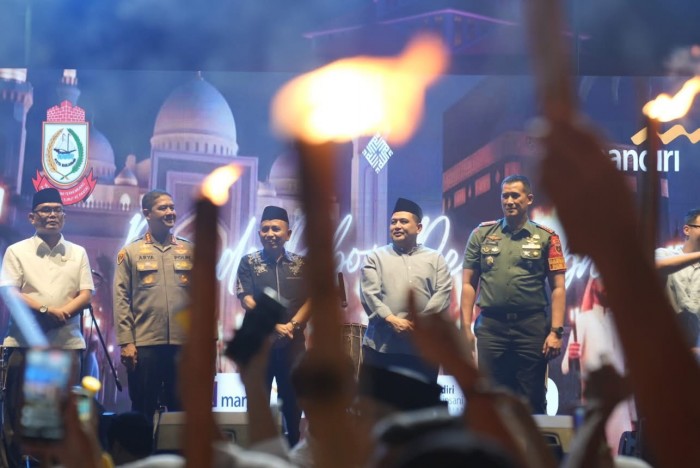 Walikota Makassar Lepas Pawai Obor Festival Muharram 