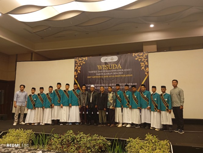 SMP Tahfidz Al-Hadi Makassar Wisuda Angkatan Pertama, 12 Santri Resmi Dilepas