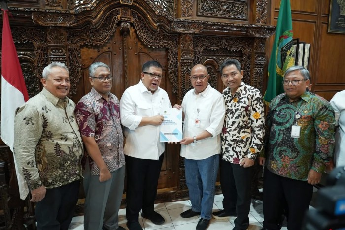 Wamen Fahri Hamzah Bersama Bupati Banyumas Bahas Percepatan Penuntasan Rumah Tak Layak Huni