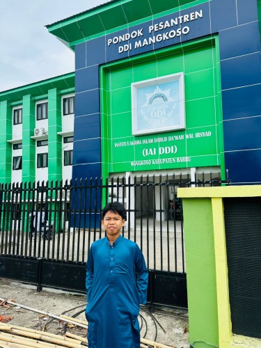 Terima Kasih Farhan, Mimpi Mama Engkau Tunaikan di DDI Mangkoso
