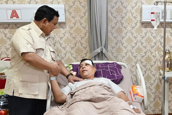 Presiden Prabowo Jenguk Polisi dan Masyarakat Korban Aksi Demonstrasi