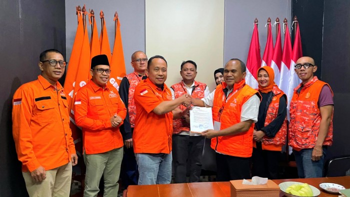 Asri Tadda Terima Mandat Formatur Ketua Parpol Baru di Sulsel
