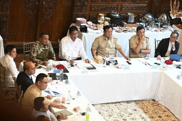 Pertanian, Ekonomi, dan Pendidikan Jadi Fokus Arahan Presiden Prabowo dalam Rapat Terbatas di Kertanegara