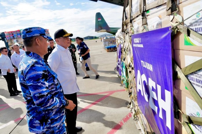 Menko Polkam Apresiasi Kinerja Kru Pesawat Pengiriman Logistik Bencana