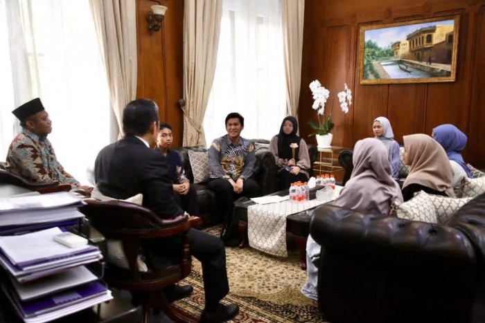 Konsorsium Mudir Ponpes Darul Arqam Gombara Makassar Sambangi Wamenlu